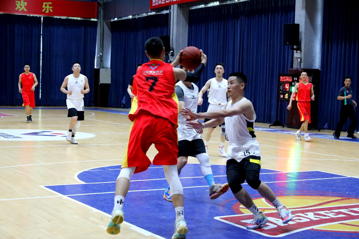 揚(yáng)川威精神 展員工風(fēng)采——集團(tuán)公司2022年第三屆“超越杯”體競聯(lián)賽完滿收官(圖3) 揚(yáng)川威精神 展員工風(fēng)采——集團(tuán)公司2022年第三屆“超越杯”體競聯(lián)賽完滿收官(圖3)