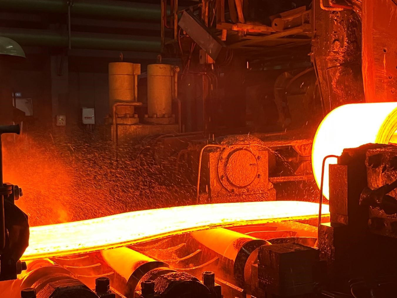 風雨多經(jīng)志彌堅 氣貫長虹渡關山——釩鈦科技板材生產(chǎn)突破13萬噸大關紀實(圖2)