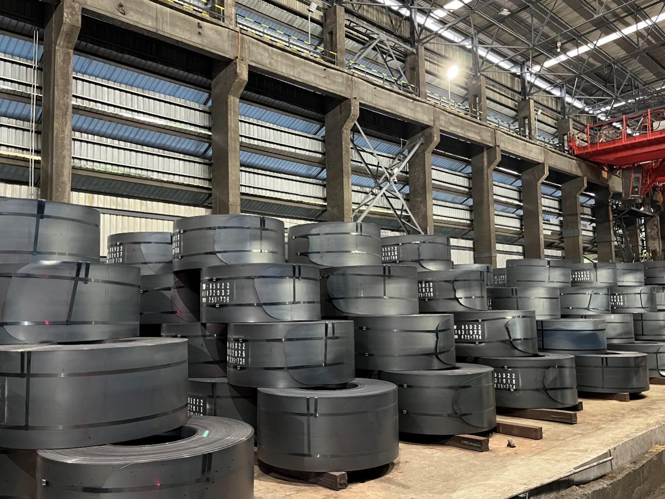 風雨多經(jīng)志彌堅 氣貫長虹渡關山——釩鈦科技板材生產(chǎn)突破13萬噸大關紀實(圖5)