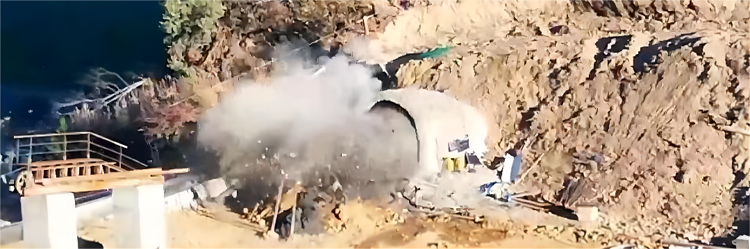 歷盡千帆驕陽現(xiàn)   聲徹山谷震云霄——礦業(yè)總公司鹽源干塘煤礦一井擴能工程井巷工程正式啟動(圖2)