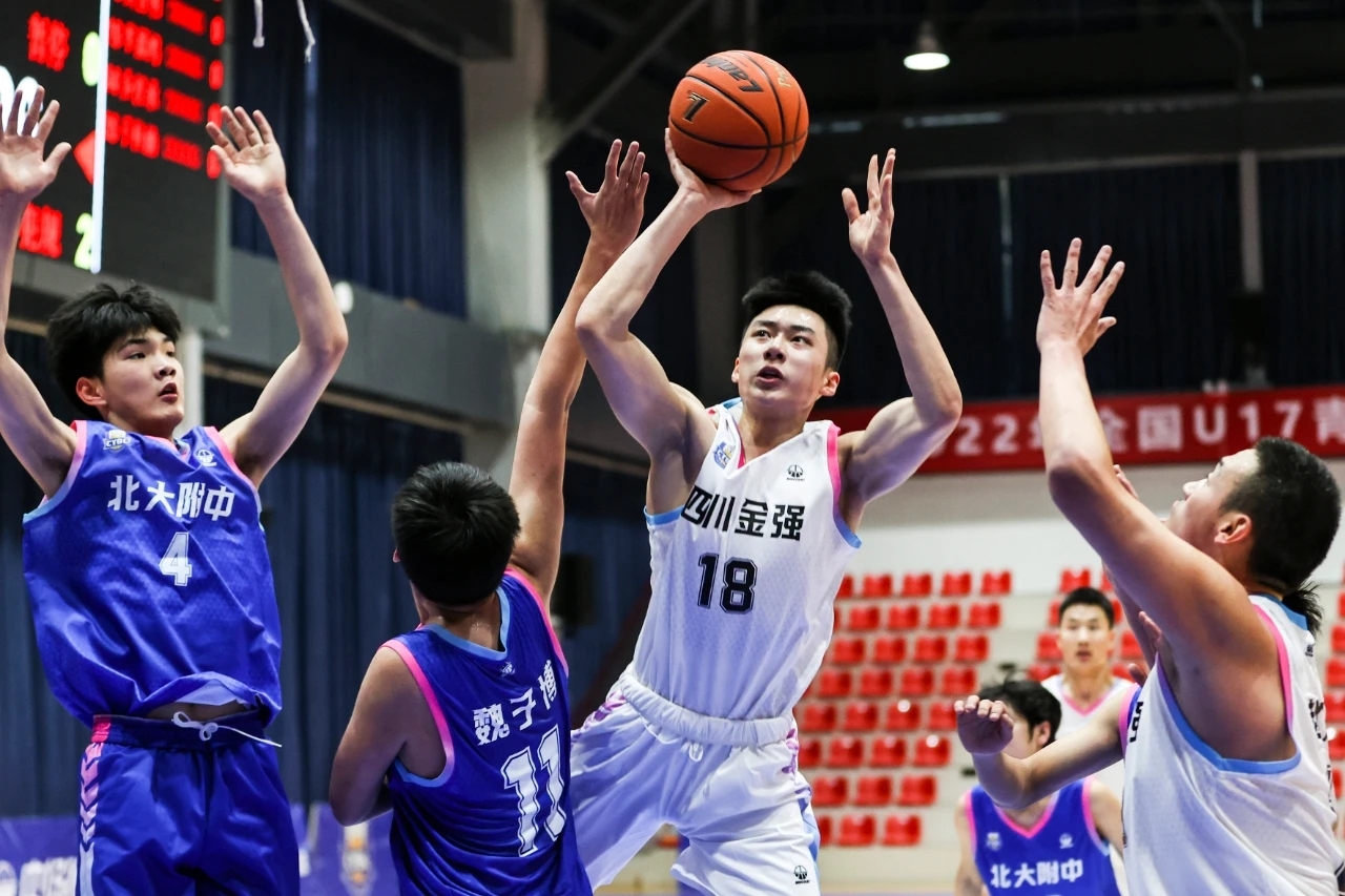 提升服務(wù)品質(zhì)  助力轉(zhuǎn)型發(fā)展——全國U17青少年籃球聯(lián)賽在足訓(xùn)基地圓滿收官