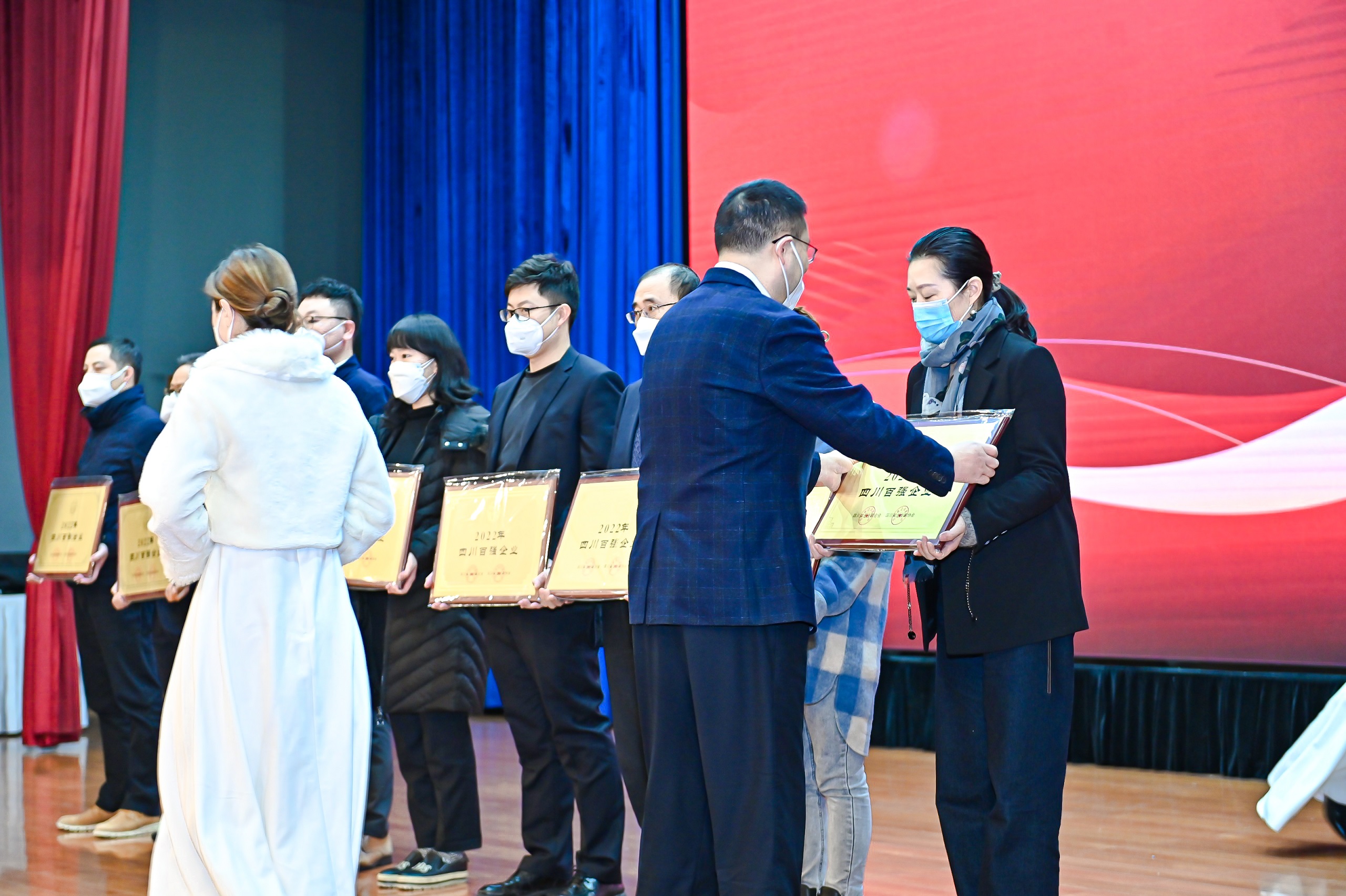 四川企業(yè)百?gòu)?qiáng)出爐 川威集團(tuán)排名十三(圖3)