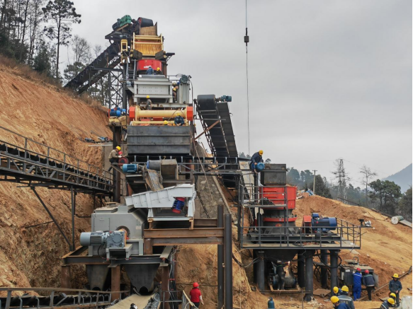 68天創(chuàng)奇跡，推動資源再利用 ——礦業(yè)總公司白草礦區(qū)豪豬溝排土場資源再利用項目紀(jì)實(圖2)