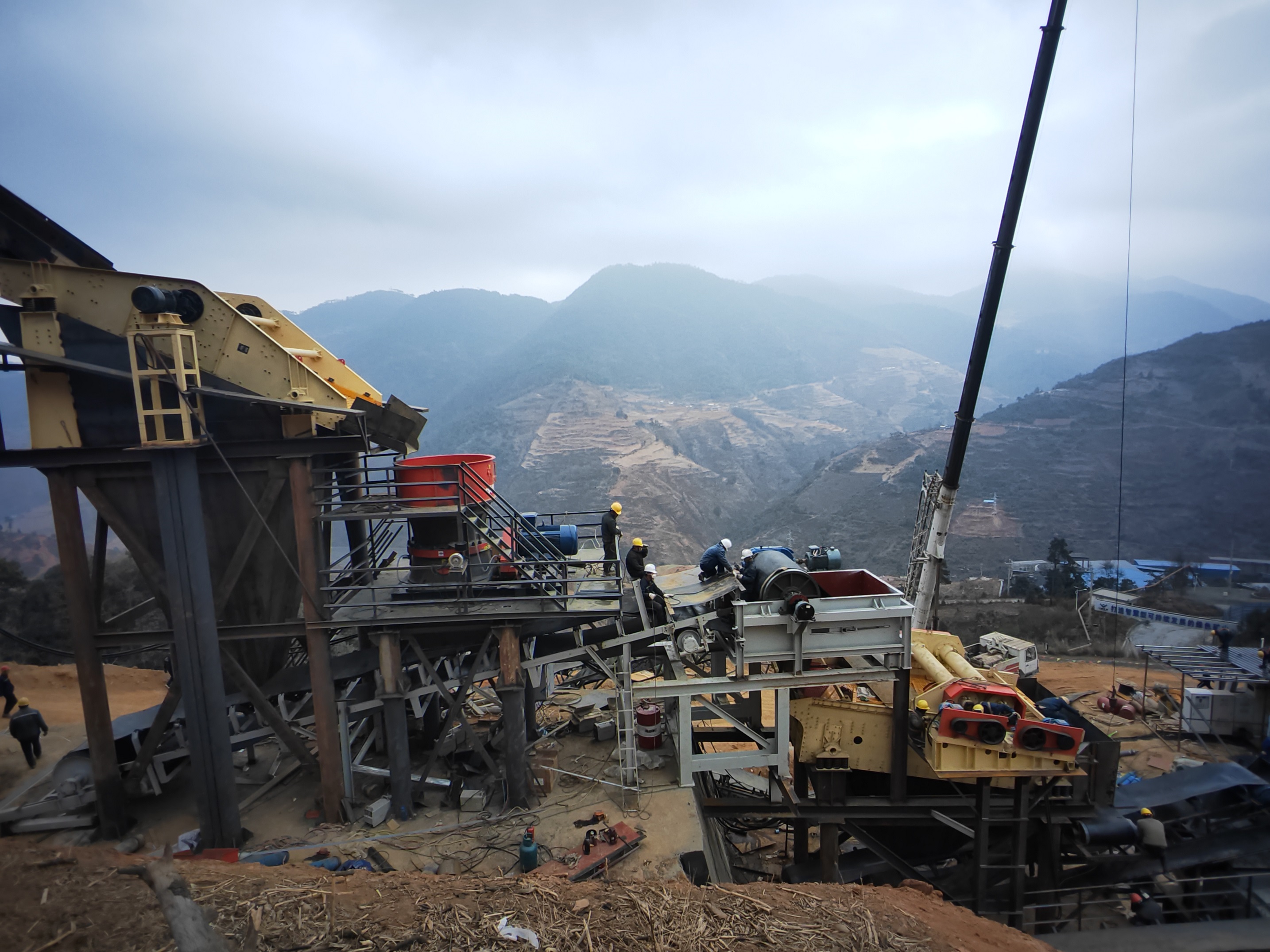 68天創(chuàng)奇跡，推動資源再利用 ——礦業(yè)總公司白草礦區(qū)豪豬溝排土場資源再利用項目紀(jì)實(圖4)