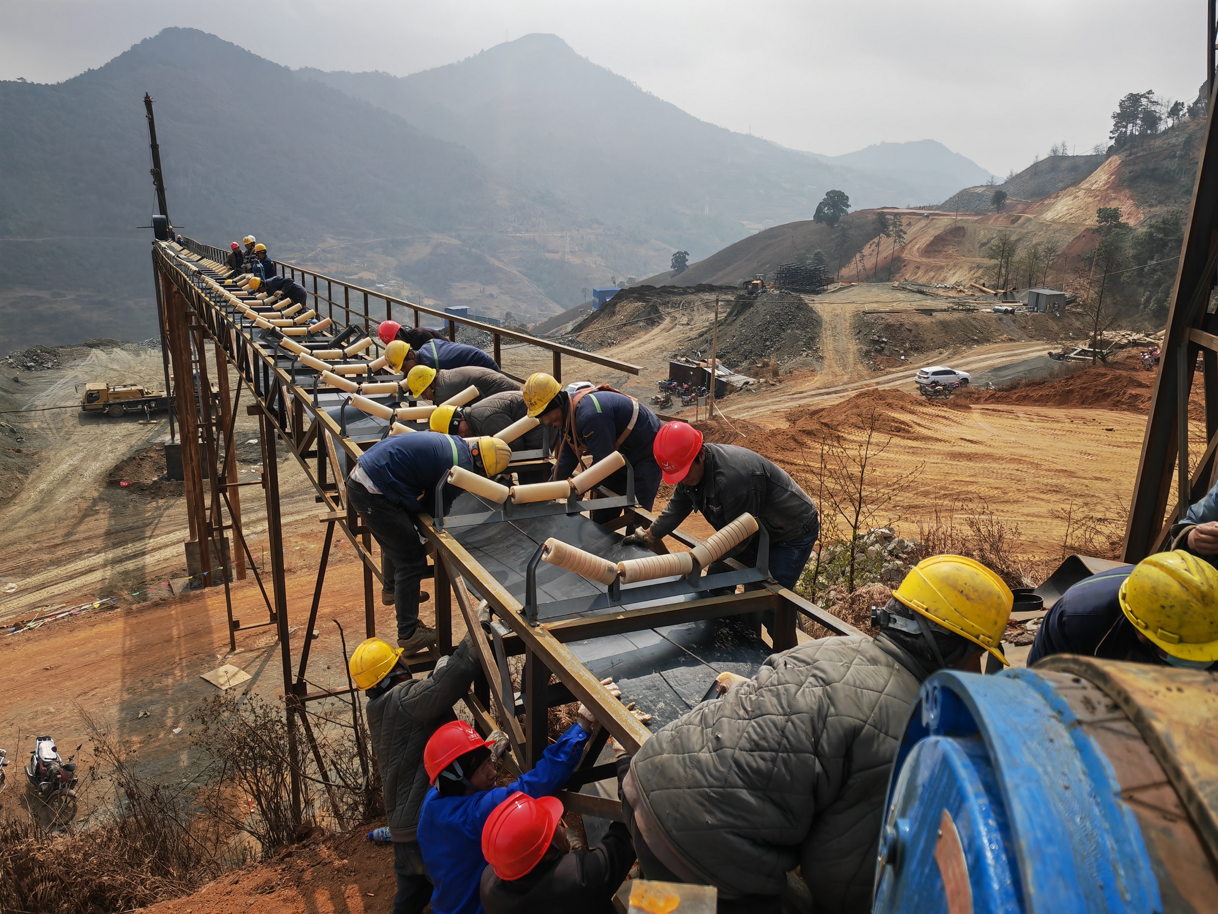 68天創(chuàng)奇跡，推動資源再利用 ——礦業(yè)總公司白草礦區(qū)豪豬溝排土場資源再利用項目紀(jì)實(圖6)