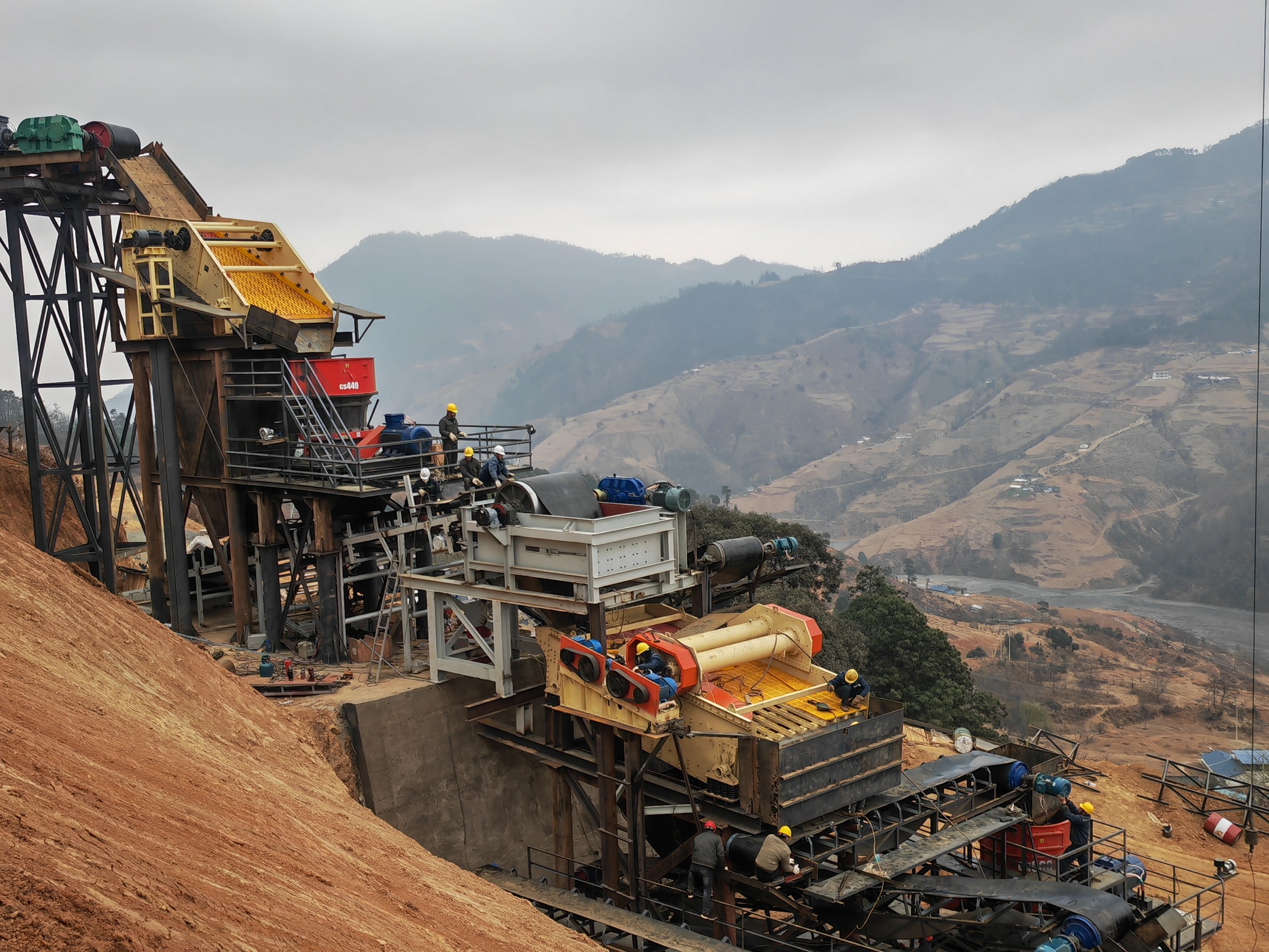 68天創(chuàng)奇跡，推動資源再利用 ——礦業(yè)總公司白草礦區(qū)豪豬溝排土場資源再利用項目紀(jì)實(圖7)