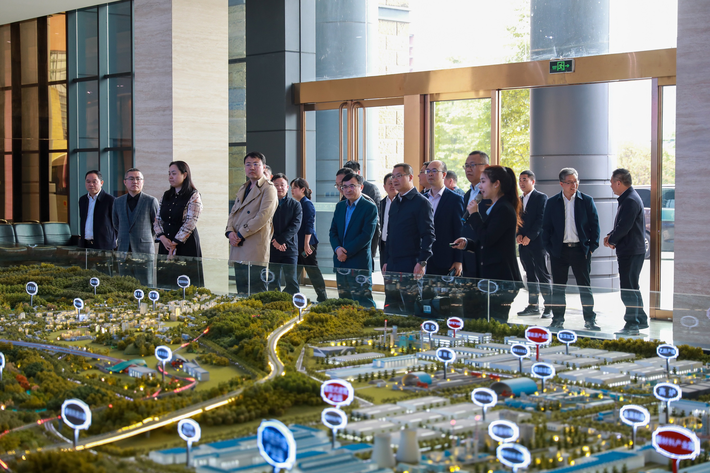 政企聯(lián)動(dòng)  協(xié)同發(fā)展——遠(yuǎn)洋能源·上海漢興·中投到川威考察交流