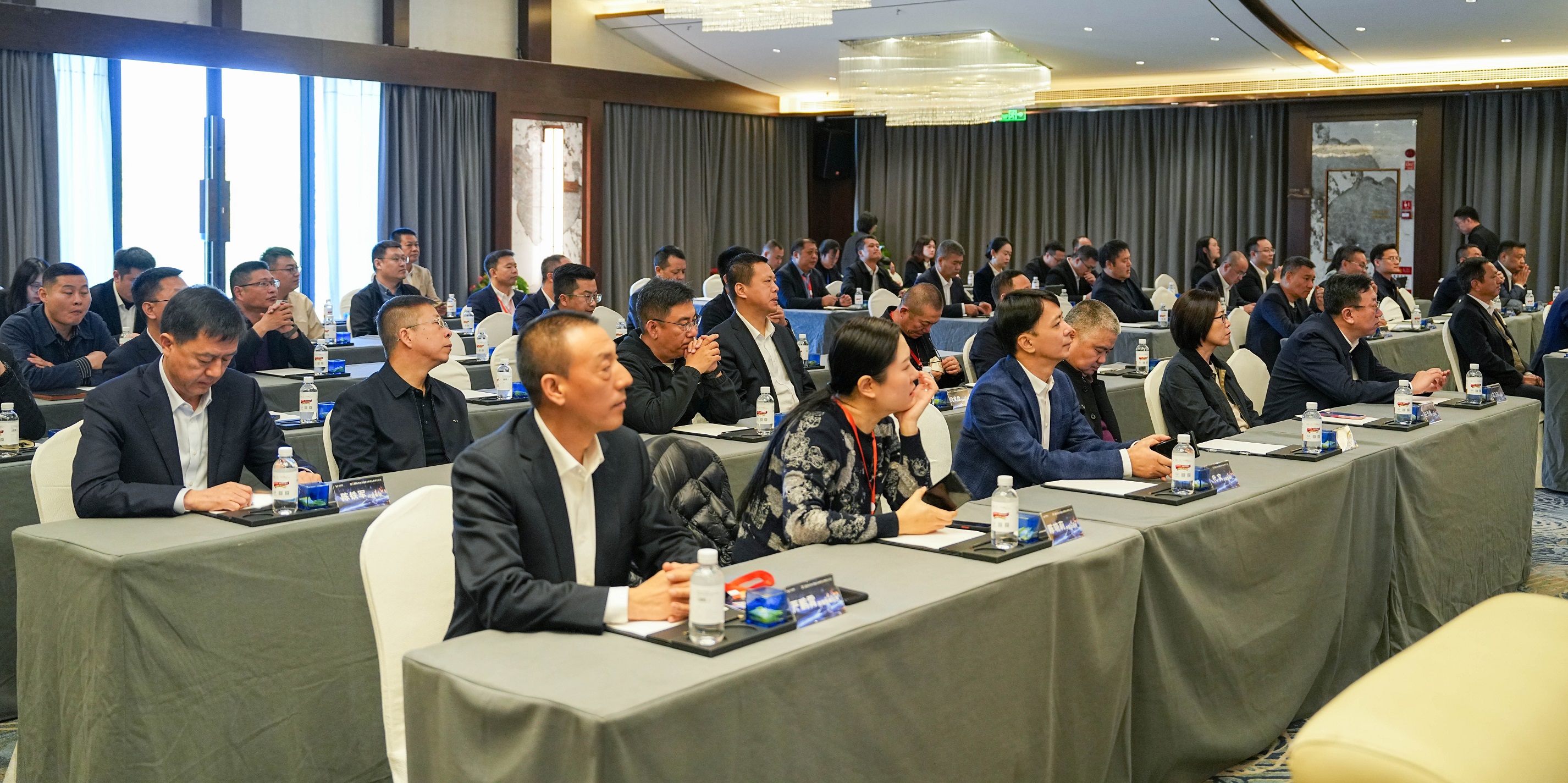 第八屆陜晉川甘鋼企高峰論壇理事長(zhǎng)會(huì)議在西昌順利召開(圖3)