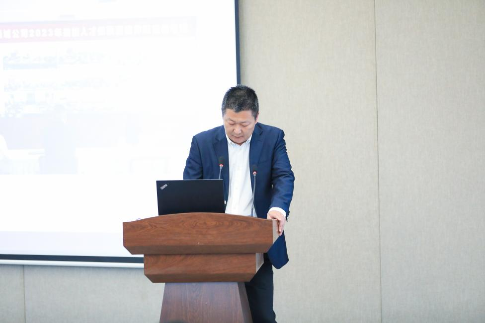 人本管理 人才是天——川威集團(tuán)召開(kāi)“堅(jiān)持人本管理 踐行人才是天”人才建設(shè)工作會(huì)(圖6)