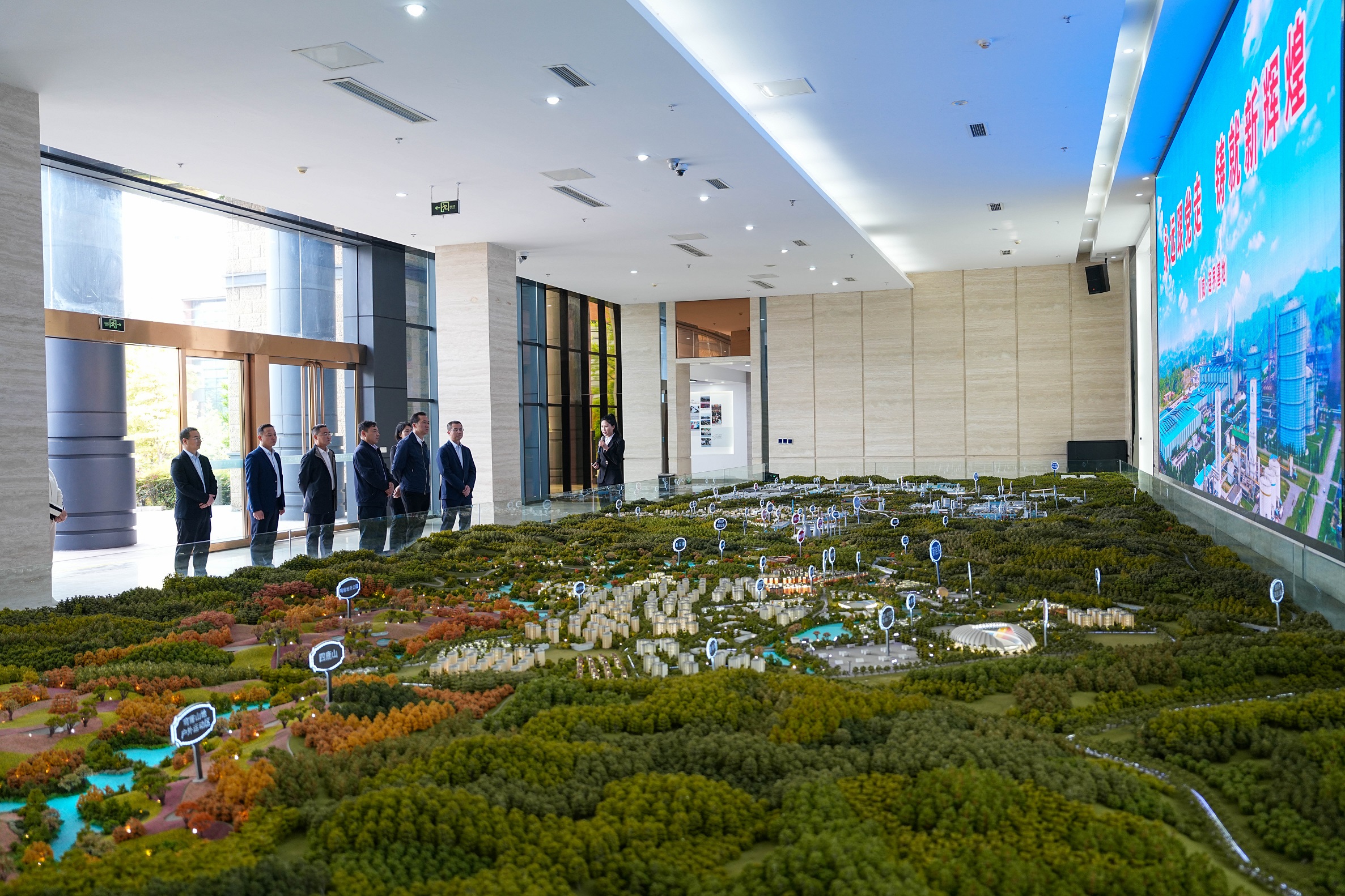 內(nèi)江市市委常委、組織部部長(zhǎng)向赟蒞威調(diào)研(圖2)