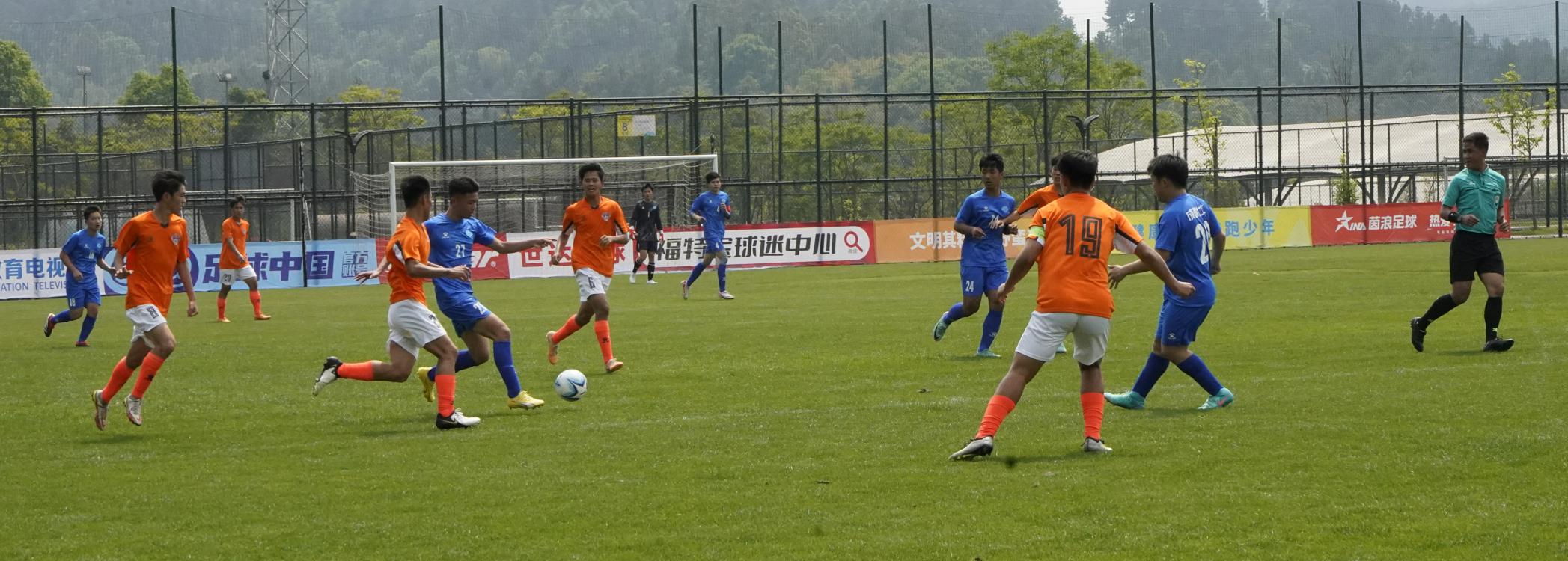 第三屆中國青少年足球聯(lián)賽中區(qū)預(yù)選賽在連界火熱開賽(圖2)