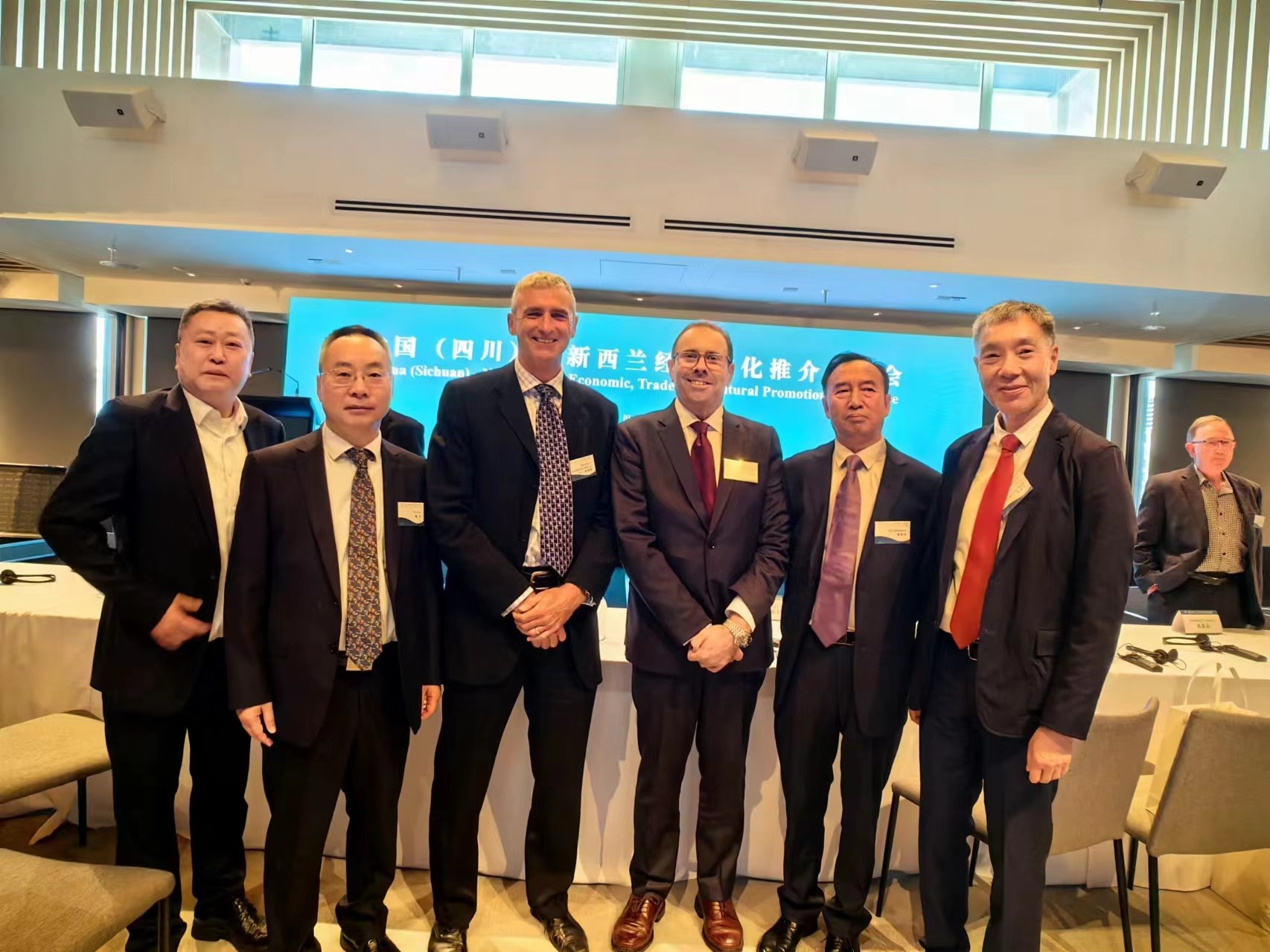 集團(tuán)總工程師赴新西蘭參加中國(guó)(四川)—新西蘭經(jīng)貿(mào)文化推介交流會(huì)(圖3) 集團(tuán)總工程師赴新西蘭參加中國(guó)(四川)—新西蘭經(jīng)貿(mào)文化推介交流會(huì)(圖3)