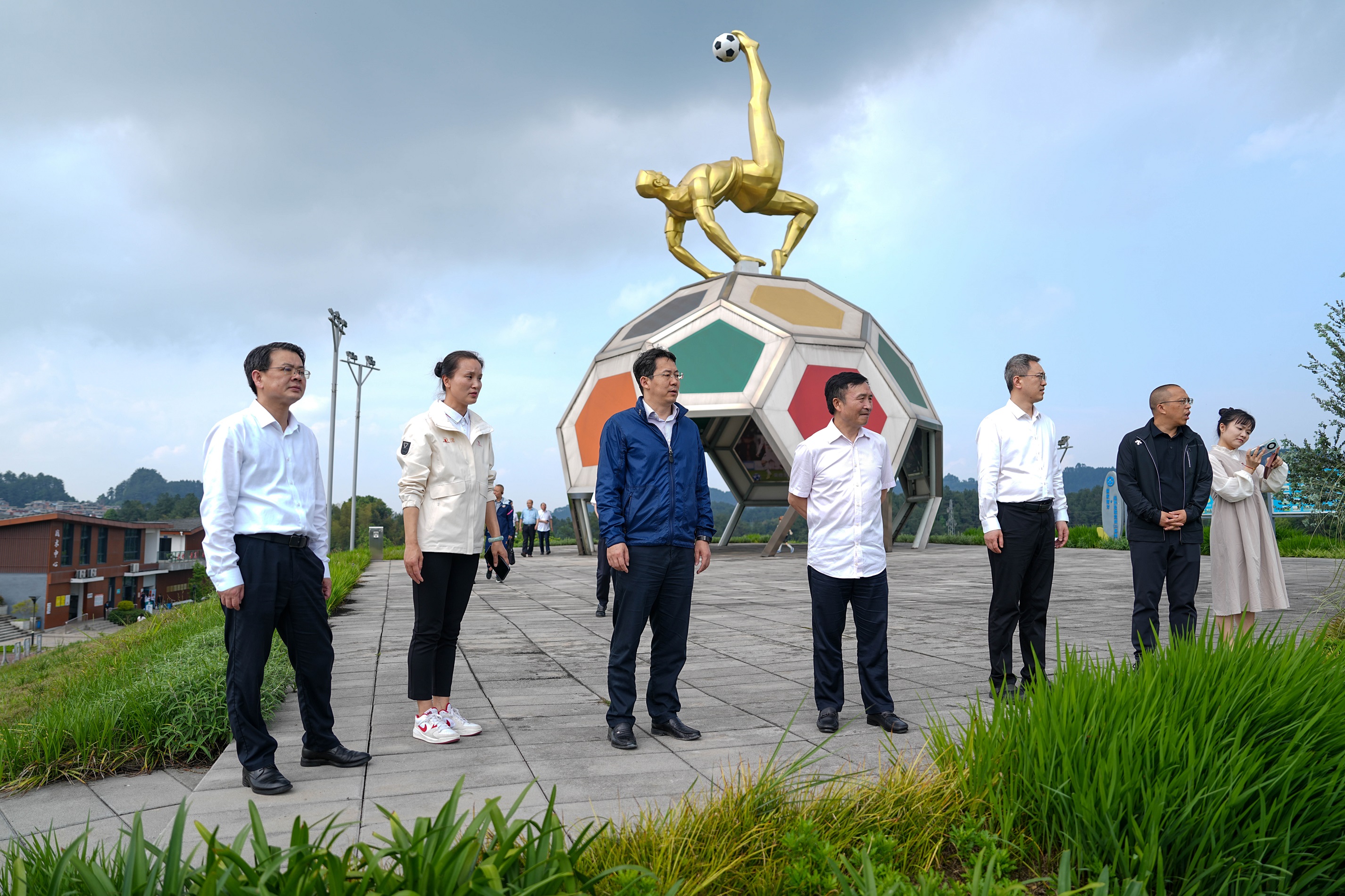 資中縣青少年運動學(xué)校與眾欣體育文化發(fā)展有限公司舉行合作協(xié)議簽訂及揭牌活動(圖2)