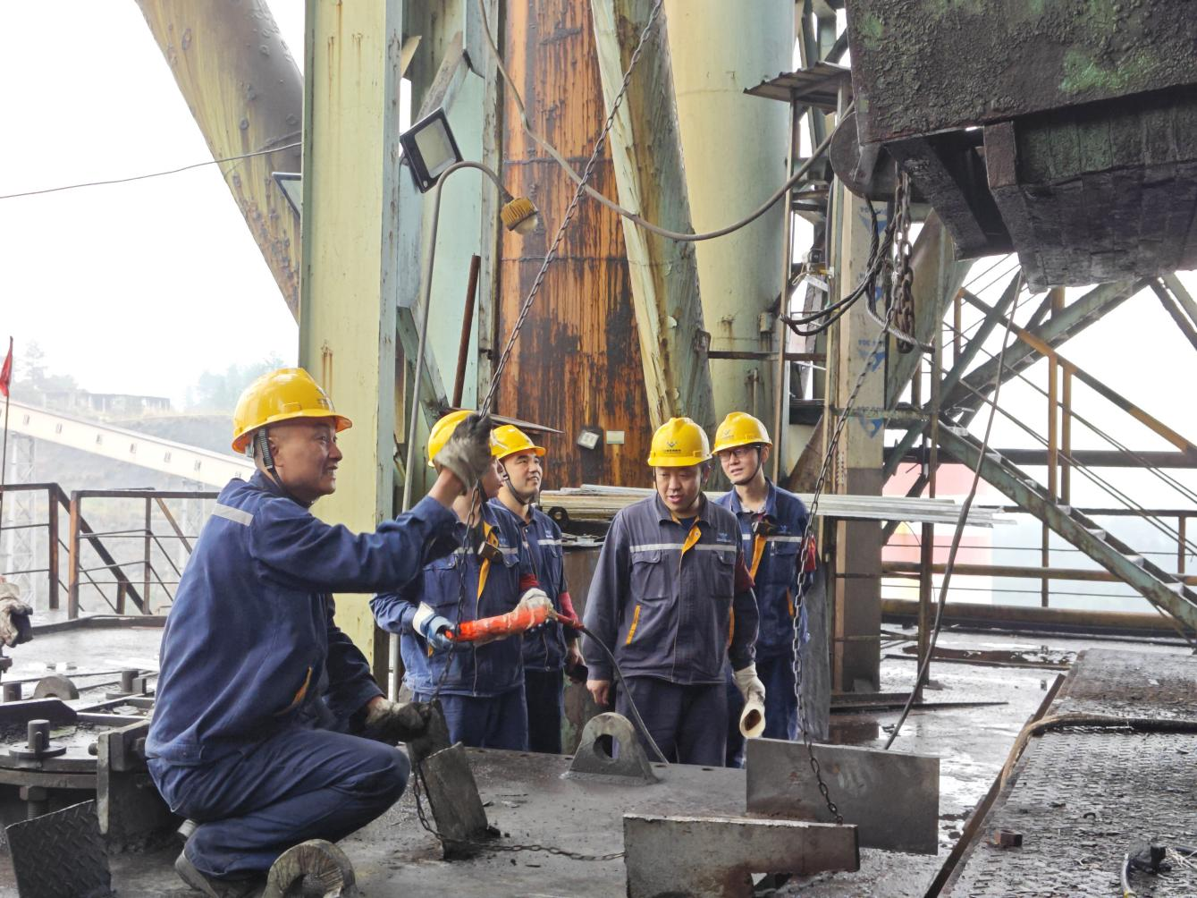  上下同欲迎挑戰(zhàn)  力出一孔搶工期——川威釩鈦科技7#高爐年度計(jì)劃中修進(jìn)入沖刺階段