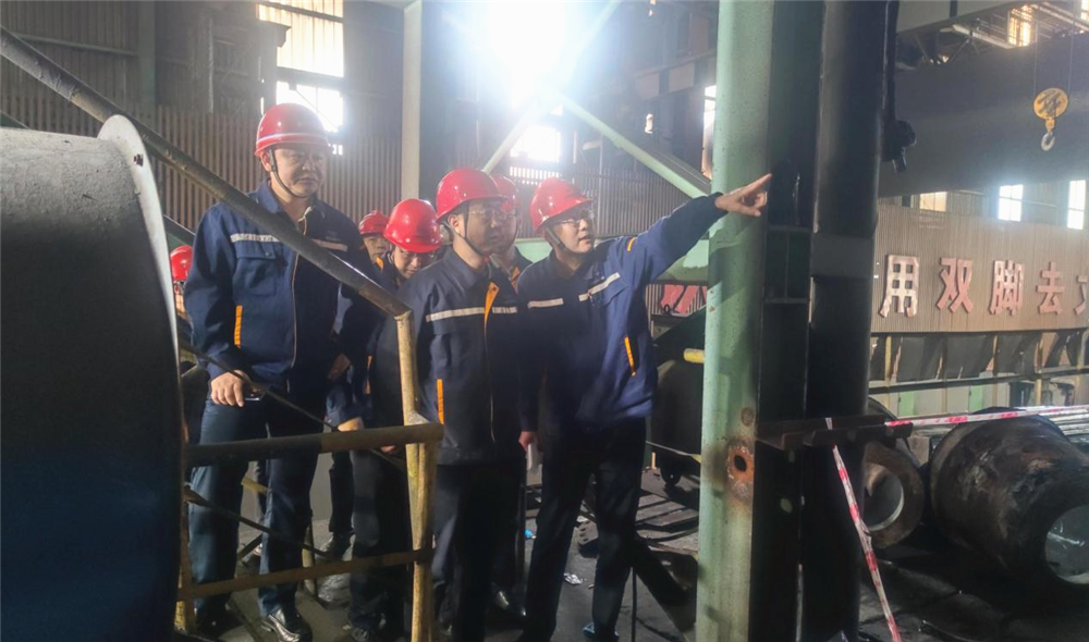 上下同欲迎挑戰(zhàn) 力出一孔搶工期——川威釩鈦科技7#高爐年度計劃中修進入沖刺階段(圖4) 上下同欲迎挑戰(zhàn) 力出一孔搶工期——川威釩鈦科技7#高爐年度計劃中修進入沖刺階段(圖4)