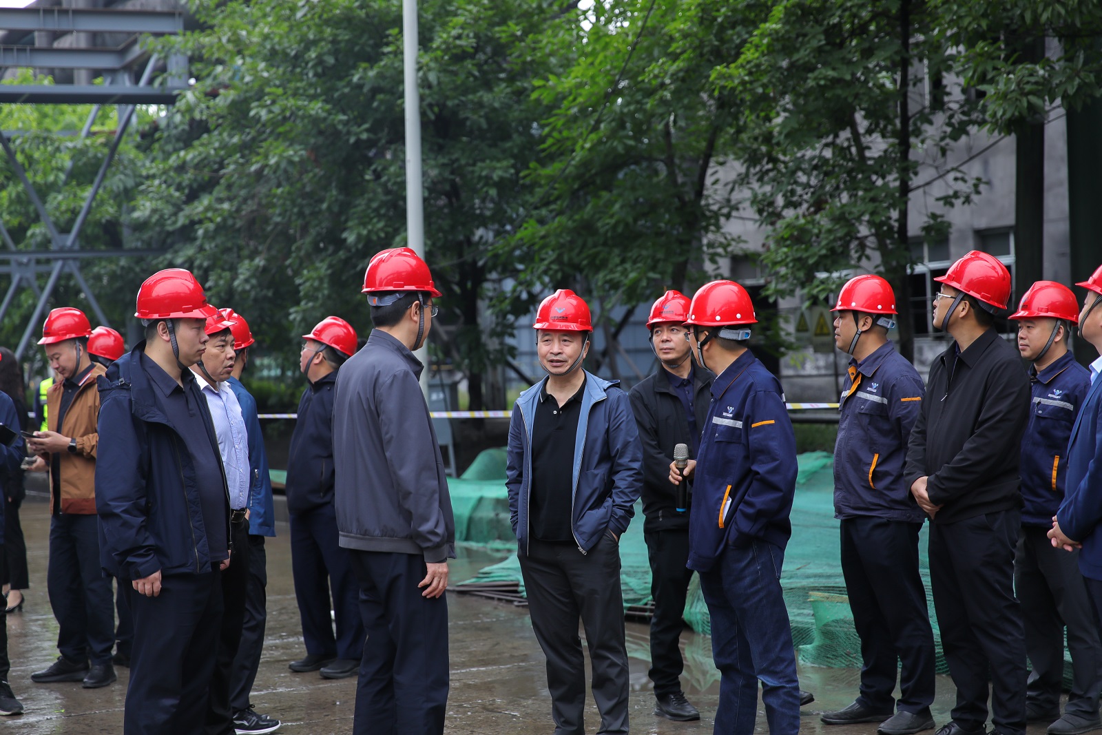 勞動創(chuàng)造價值 奮斗譜寫未來——王勁董事長五一勞動節(jié)到連界基地一線慰問并交流座談(圖3) 勞動創(chuàng)造價值 奮斗譜寫未來——王勁董事長五一勞動節(jié)到連界基地一線慰問并交流座談(圖3)