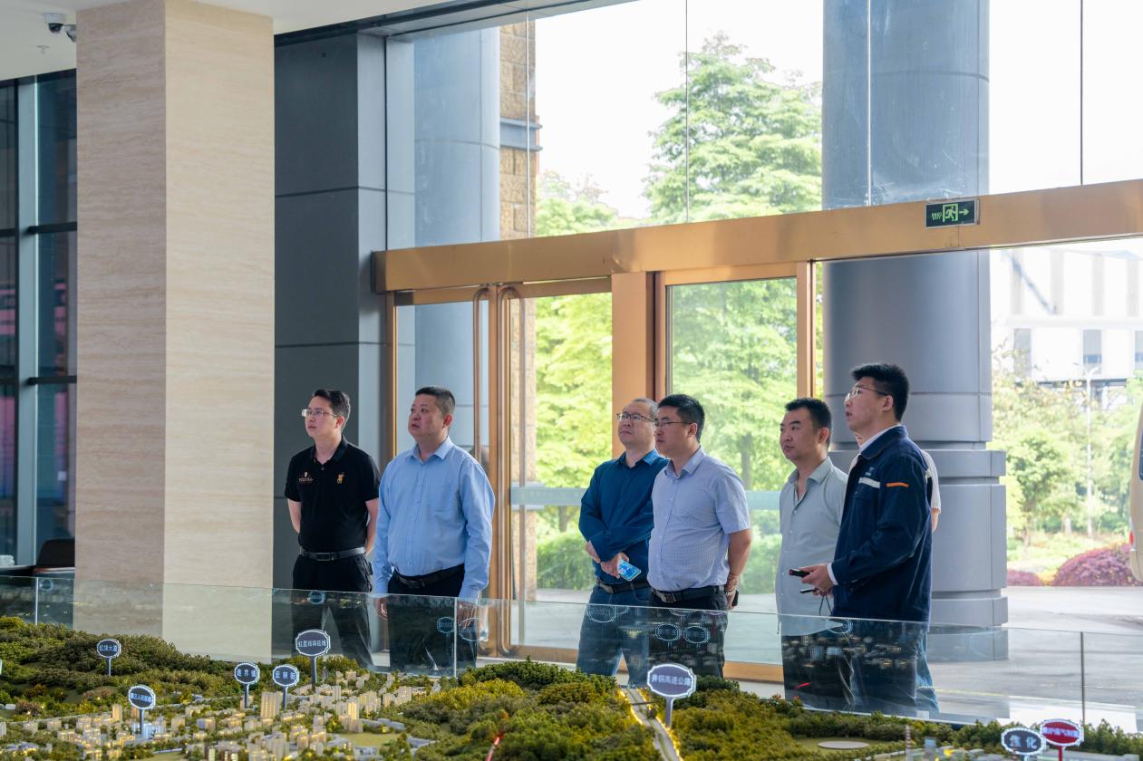 中國(guó)國(guó)旅到川威集團(tuán)考察交流(圖3)