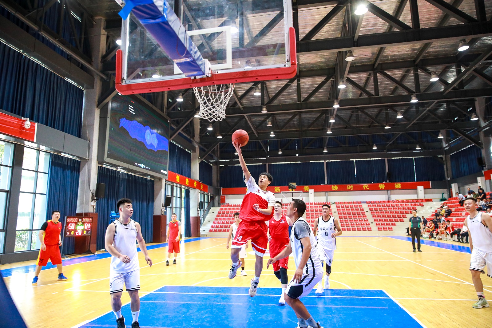 川威集團第五屆“超越杯”體競聯(lián)賽精英賽隆重舉行(圖3)