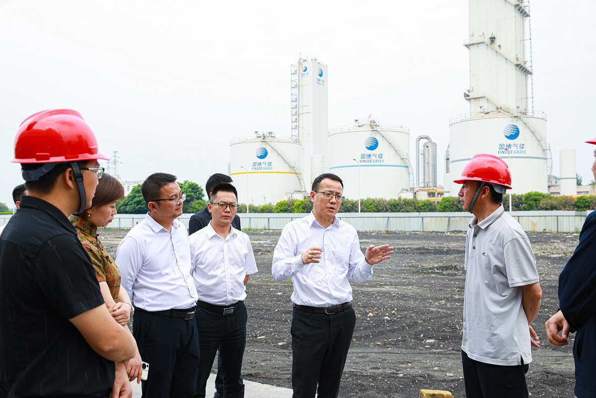              市委常委、統(tǒng)戰(zhàn)部部長羅萬東一行 深入川威調(diào)研推動轉(zhuǎn)型升級與綠色發(fā)展(圖3)