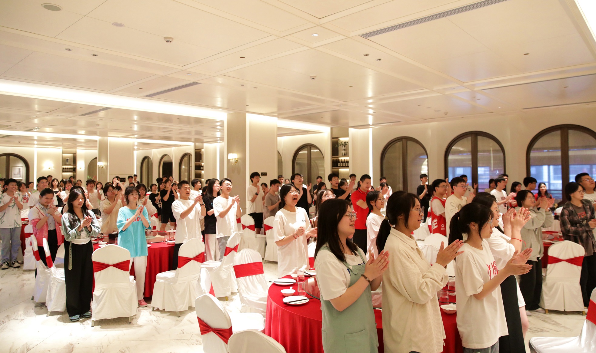 星光不負(fù)趕路人 時(shí)光不負(fù)有心人——集團(tuán)公司慰問競力學(xué)校2024年高考學(xué)子(圖7)