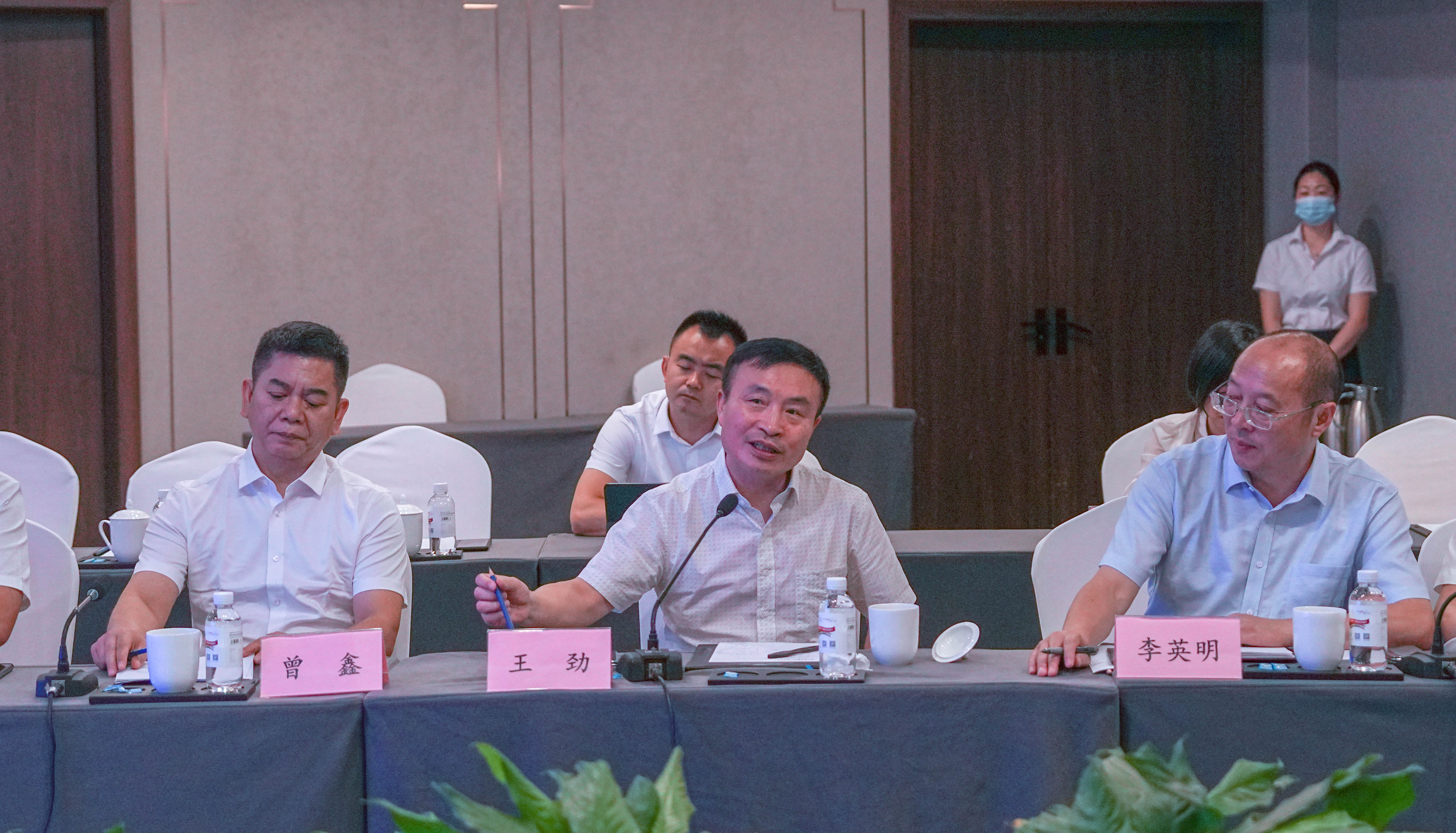 兩江控股集團(tuán)(城投集團(tuán))到訪川威交流洽談(圖4) 兩江控股集團(tuán)(城投集團(tuán))到訪川威交流洽談(圖4)