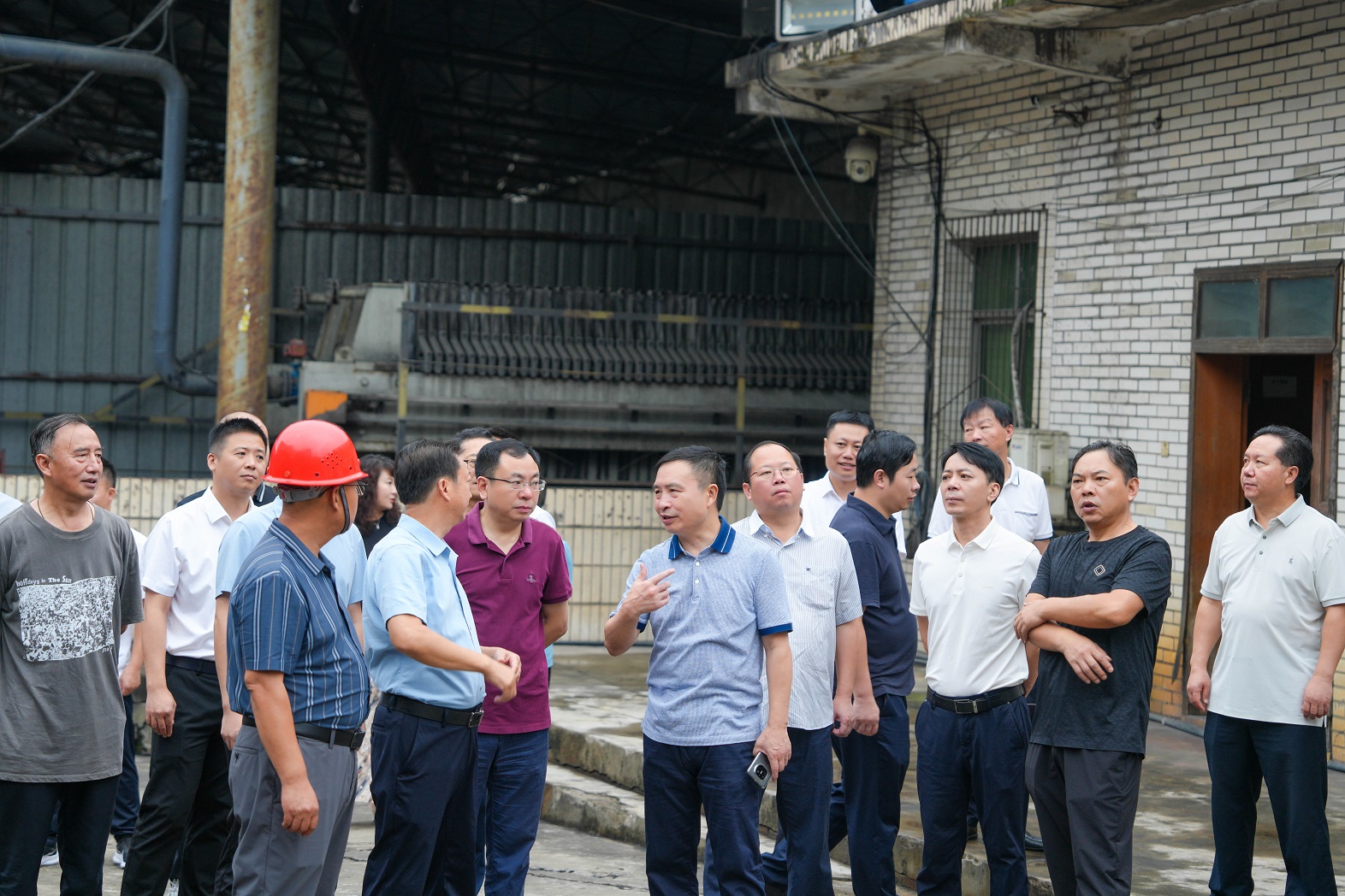 王勁董事長(zhǎng)中秋佳節(jié)深入一線慰問(wèn)調(diào)研(圖2)