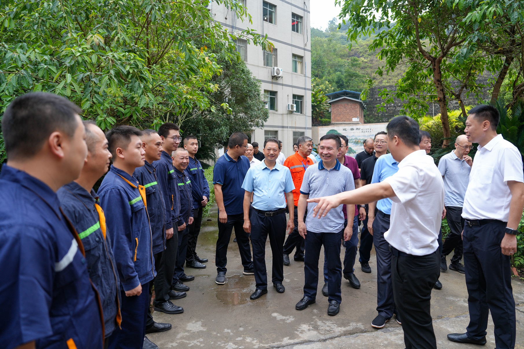 王勁董事長(zhǎng)中秋佳節(jié)深入一線慰問(wèn)調(diào)研(圖5)