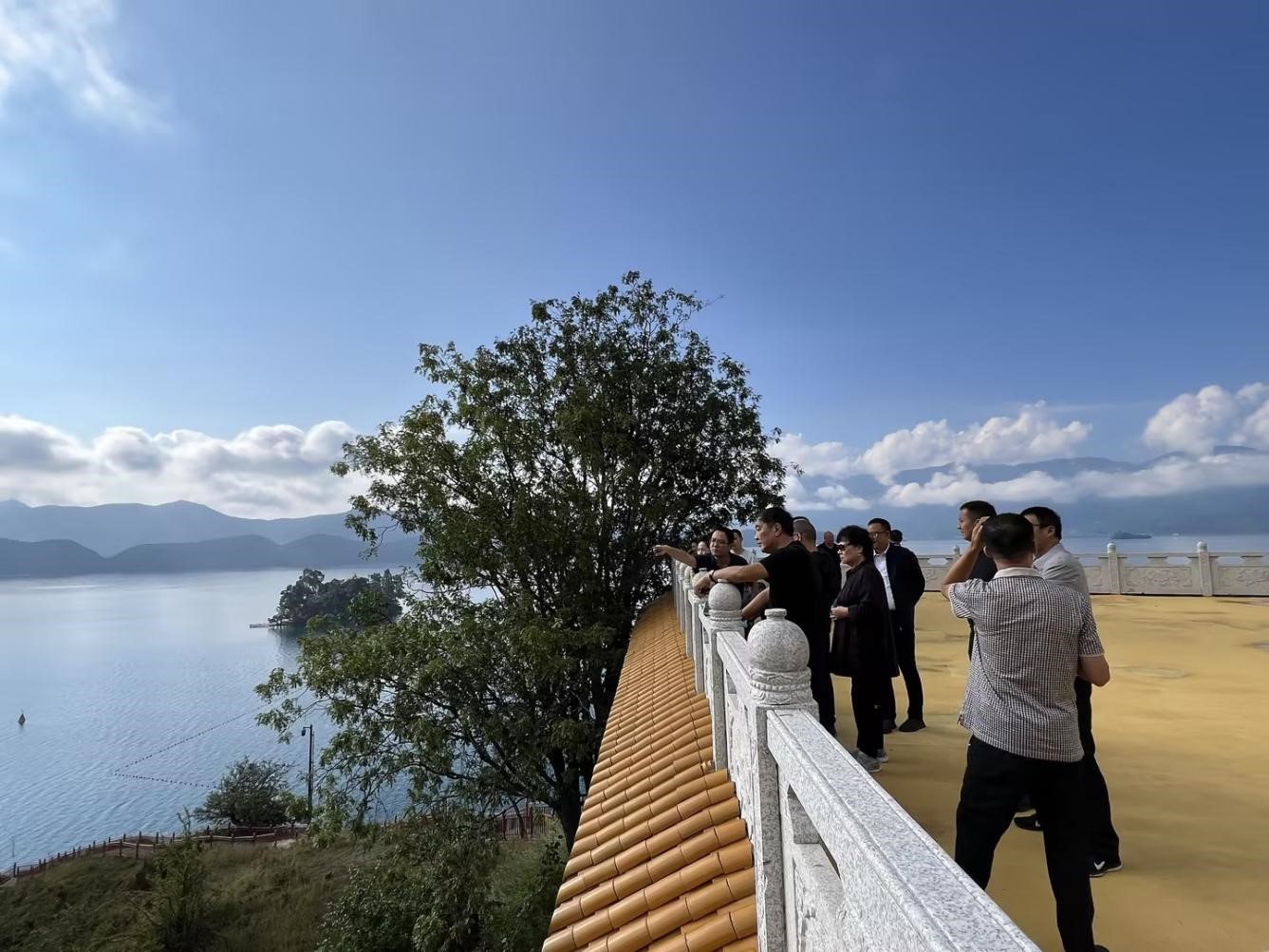 大力支持  彰顯底蘊  奮力發(fā)展—— 鄧顯祥調研鹽源瀘沽湖達祖項目(圖2)