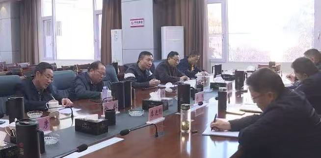 新春第一天董事長到礦山(圖5) 新春第一天董事長到礦山(圖5)