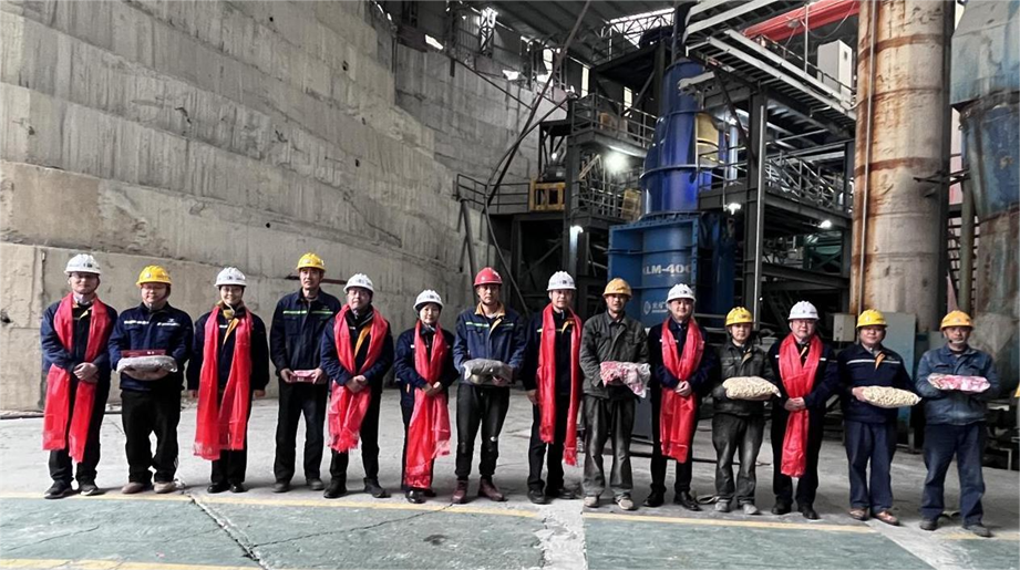 新春第一天董事長到礦山(圖7) 新春第一天董事長到礦山(圖7)