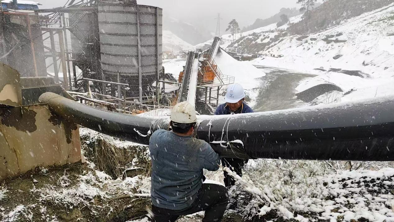 戰(zhàn)風雪，斗嚴寒！ ——聯(lián)鑫礦業(yè)公司會理區(qū)域全力護航節(jié)前安全生產(圖5)