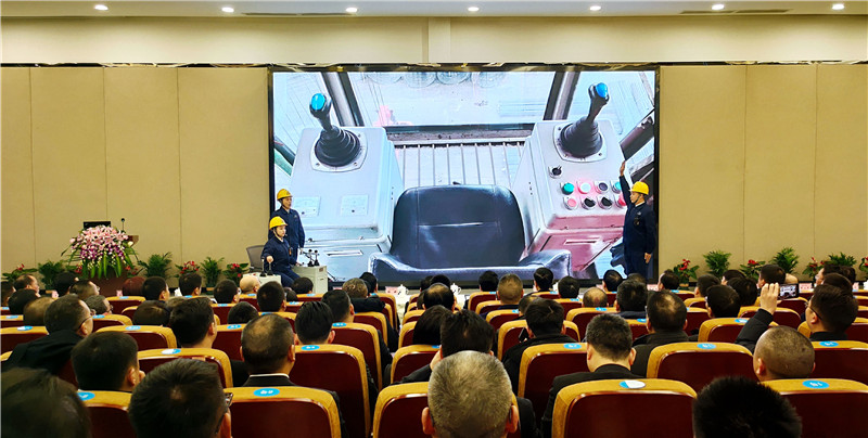 創(chuàng)造奇跡 追求卓越——川威集團(tuán)召開班組凝聚力建設(shè)交流會(huì)(圖3) 創(chuàng)造奇跡 追求卓越——川威集團(tuán)召開班組凝聚力建設(shè)交流會(huì)(圖3)