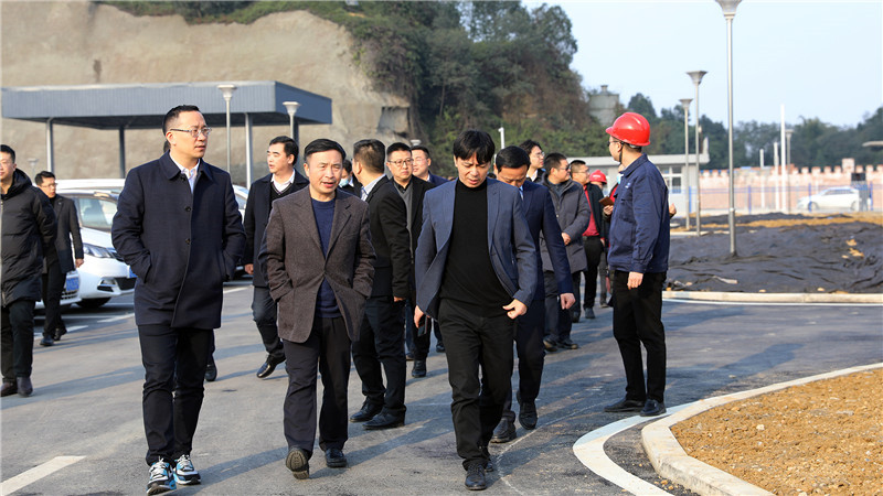 成都興城供應(yīng)鏈集團(tuán)到川威釩鈦科技考察交流(圖3)