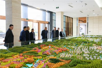 川煤集團副總經(jīng)理徐廷甫一行 到川威連界基地交流