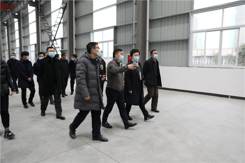 內(nèi)江市市長(zhǎng)鄭莉一行蒞臨川威連界基地調(diào)研(圖4) 內(nèi)江市市長(zhǎng)鄭莉一行蒞臨川威連界基地調(diào)研(圖4)