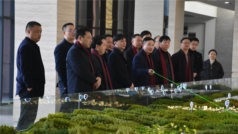 張燈結(jié)彩迎新年 齊心協(xié)力譜新篇丨集團(tuán)領(lǐng)導(dǎo)大年初一開展新春慰問活動(dòng)(圖7) 張燈結(jié)彩迎新年 齊心協(xié)力譜新篇丨集團(tuán)領(lǐng)導(dǎo)大年初一開展新春慰問活動(dòng)(圖7)