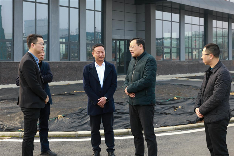 縣委常委廖快帶隊(duì)調(diào)研川南冶金建材物流港(圖1)