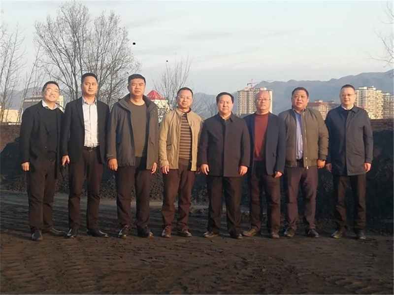 集團(tuán)公司首席市場(chǎng)官?gòu)堖h(yuǎn)貴調(diào)研 陜南釩鈦鐵礦市場(chǎng)(圖2) 集團(tuán)公司首席市場(chǎng)官?gòu)堖h(yuǎn)貴調(diào)研 陜南釩鈦鐵礦市場(chǎng)(圖2)