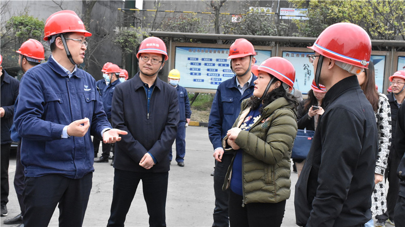 省統(tǒng)計局到川威集團博威能源調(diào)研(圖3) 省統(tǒng)計局到川威集團博威能源調(diào)研(圖3)