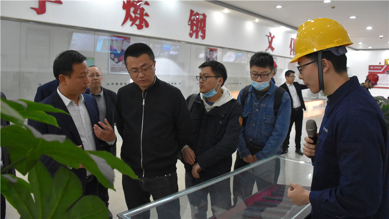 成都冶金實驗廠到川威連界基地考察交流(圖1) 成都冶金實驗廠到川威連界基地考察交流(圖1)