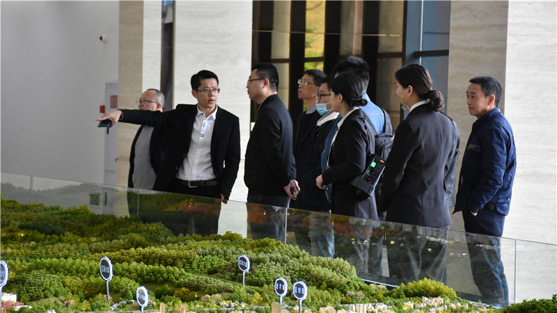 成都冶金實驗廠到川威連界基地考察交流(圖2) 成都冶金實驗廠到川威連界基地考察交流(圖2)