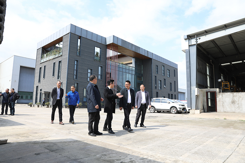 資中縣領(lǐng)導(dǎo)到川威連界生產(chǎn)基地開展專題調(diào)研(圖2) 資中縣領(lǐng)導(dǎo)到川威連界生產(chǎn)基地開展專題調(diào)研(圖2)