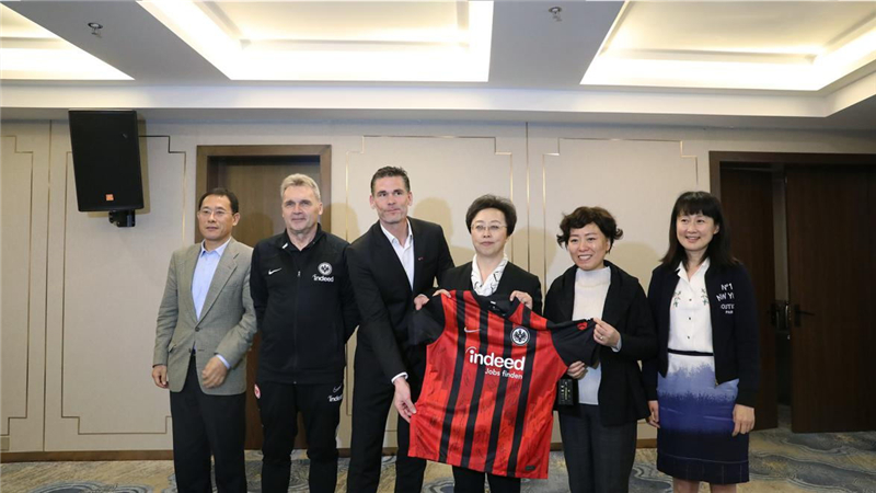 內(nèi)江市市長(zhǎng)鄭莉一行到川威集團(tuán)座談交流(圖8) 內(nèi)江市市長(zhǎng)鄭莉一行到川威集團(tuán)座談交流(圖8)