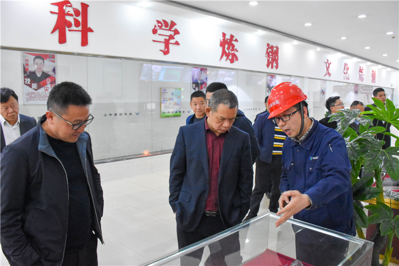 華西綠舍建材董事長劉華東一行到川威調(diào)研(圖2) 華西綠舍建材董事長劉華東一行到川威調(diào)研(圖2)