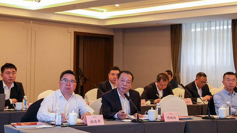 博駿教育集團(tuán)副總裁謝綱一行蒞臨川威考察座談(圖4) 博駿教育集團(tuán)副總裁謝綱一行蒞臨川威考察座談(圖4)