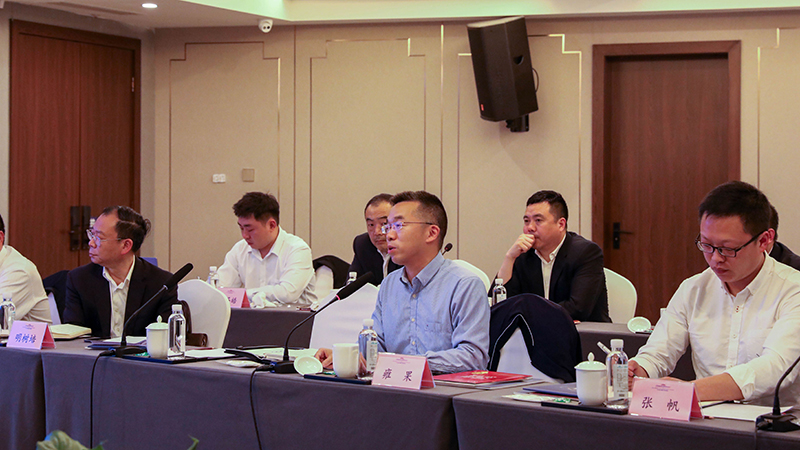 博駿教育集團(tuán)副總裁謝綱一行蒞臨川威考察座談(圖8) 博駿教育集團(tuán)副總裁謝綱一行蒞臨川威考察座談(圖8)