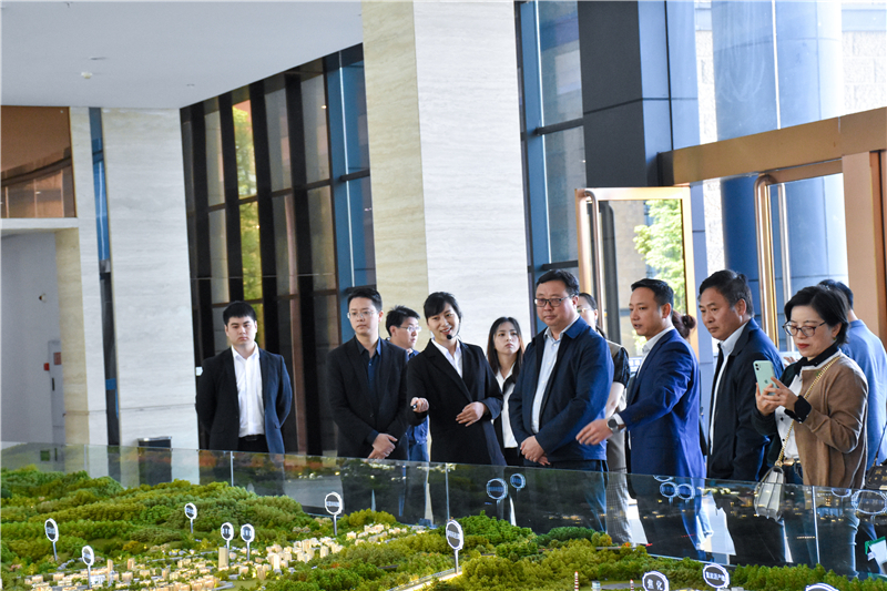 市人大副主任曾廷富一行到川威調(diào)研(圖1)