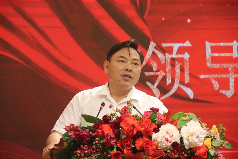 傳承革命精神 唯奮斗最青春——眾心樂公司主題演講比賽系列活動圓滿完成(圖7) 傳承革命精神 唯奮斗最青春——眾心樂公司主題演講比賽系列活動圓滿完成(圖7)