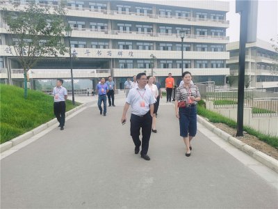 威遠(yuǎn)縣教育體育局李佳棲書記帶隊(duì)巡視競(jìng)力學(xué)校中考工作