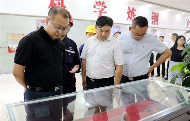 省人社廳李楨一行到川威連界基地調(diào)研考察(圖1) 省人社廳李楨一行到川威連界基地調(diào)研考察(圖1)